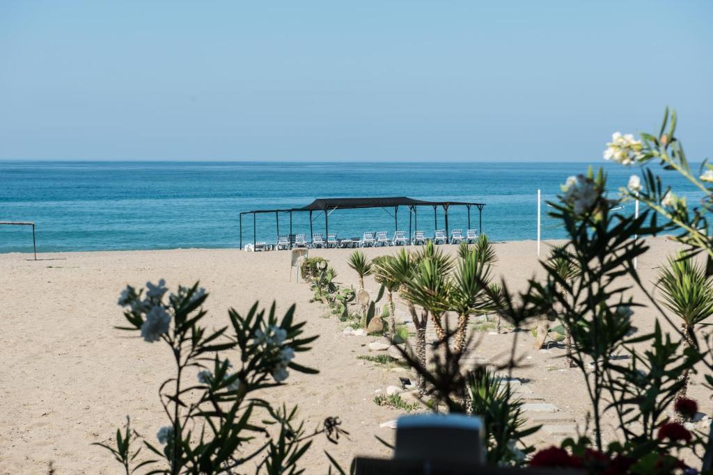 As Queen Beach Hotel Kızılot Εξωτερικό φωτογραφία